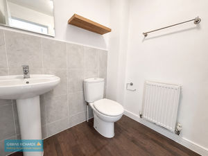 Ensuite- click for photo gallery